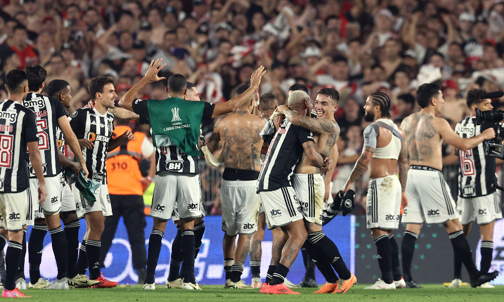 Jogadores do Atlético comemoram classificação sobre o River - (foto: Alejandro Pagni/AFP)