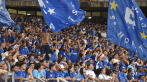 Mais de 50 mil ingressos já foram vendidos para o duelo entre Cruzeiro e Lanús, no Mineirão - Crédito: 