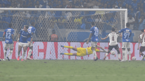 Lance do gol do Lanús no empate por 1 a 1 com o Cruzeiro, pela Sul-Americana (foto: Alexandre Guzanshe/EM/D.A Press)