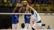 Jogadores de Minas e Cruzeiro na final do Mineiro Masculino de Vôlei (foto: Gustavo Rabelo e Doug Patricio/MTC)