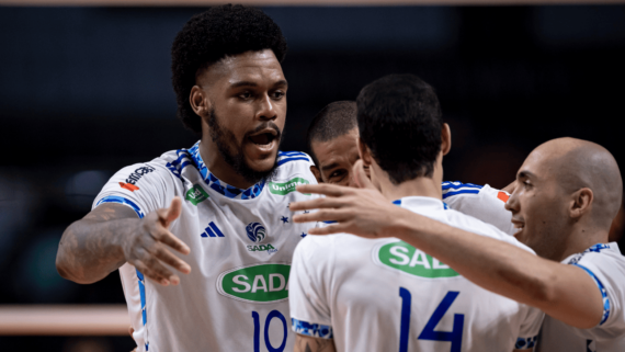 Jogadores de vôlei do Cruzeiro (foto: Agência i7/Sada Cruzeiro)