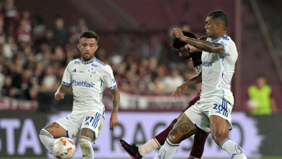 Lanús x Cruzeiro (foto: JUAN MABROMATA/AFP)