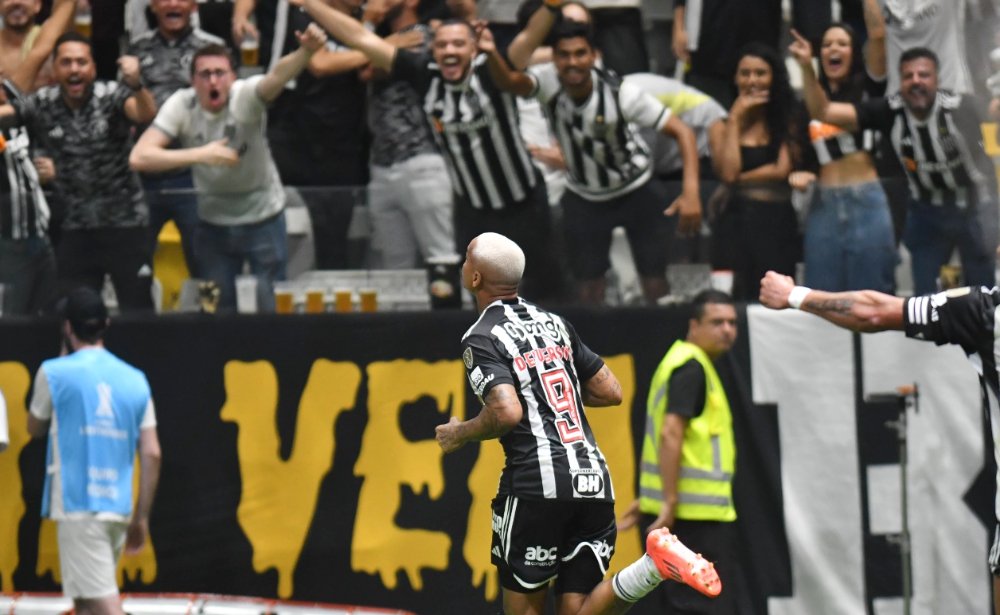 Deyverson, atacante do Atlético, em comemoração de gol contra o River Plate pela Libertadores (foto: Alexandre Guzanshe/EM/D.A Press)