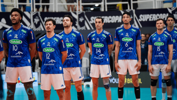 Jogadores de vôlei do Cruzeiro (foto: Matheus Oliveira/Target/CBV

)