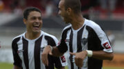 Éder Luis comemora gol com Diego Tardelli em vitória do Atlético sobre o Rio Branco, pelas semifinais Campeonato Mineiro de 2009 (foto: Marcelo Sant'Anna/EM/D.A Press)