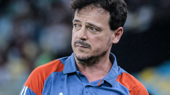 Fernando Diniz durante jogo do Cruzeiro (foto: Gustavo Aleixo/Cruzeiro)