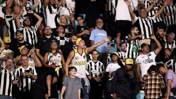 Torcida do Botafogo (foto: Mariana Greif/REUTERS)