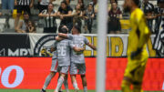 Jogadores do Inter comemoram gol (foto: Ricardo Duarte/Internacional)