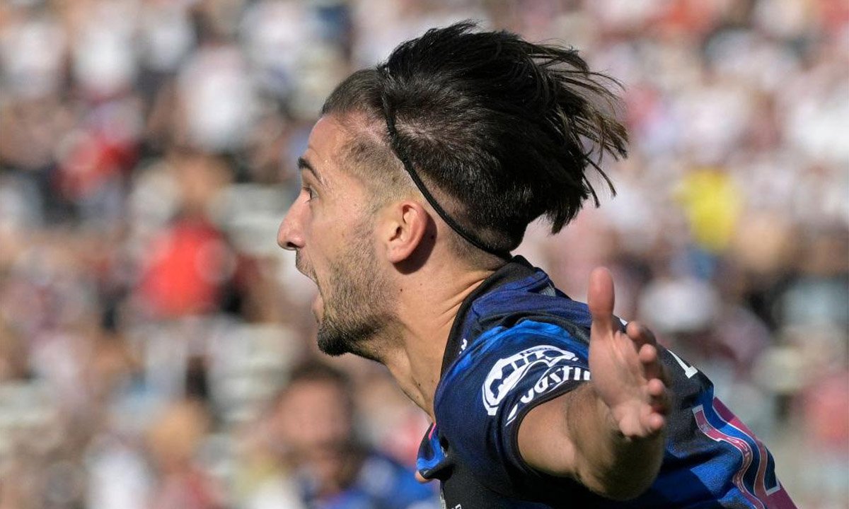 Lautaro Díaz foi campeão da Copa Sul-Americana de 2022 pelo Independiente del Valle (foto: JUAN MABROMATA / AFP)