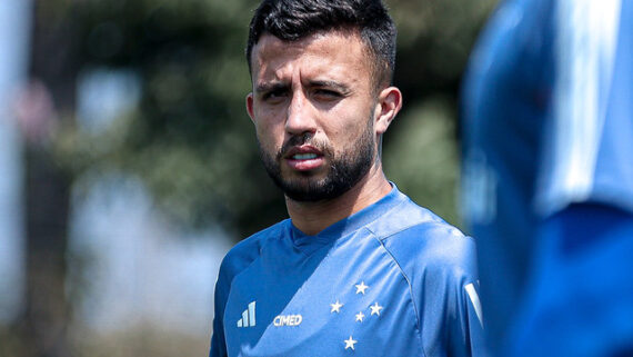 Matheus Henrique durante treino do Cruzeiro (foto: Gustavo Martins/Cruzeiro)