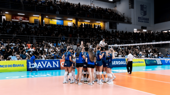 Jogadoras de vôlei do Minas (foto: Hedgard Moraes/Minas Tênis Clube)