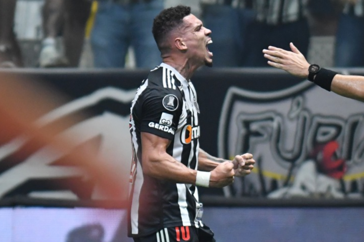 Paulinho comemorando gol do Atlético na Libertadores - (foto: Alexandre Guzanshe/EM/D.A Press)