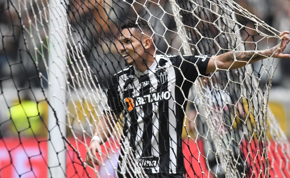 Paulinho segue decisivo para o Atlético na Libertadores (foto: Alexandre Guzanshe/EM/D.A Press)