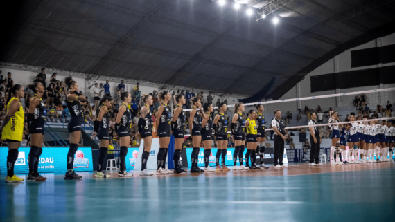 Jogadoras de vôlei de Praia e Minas (foto: Bruno Cunha)