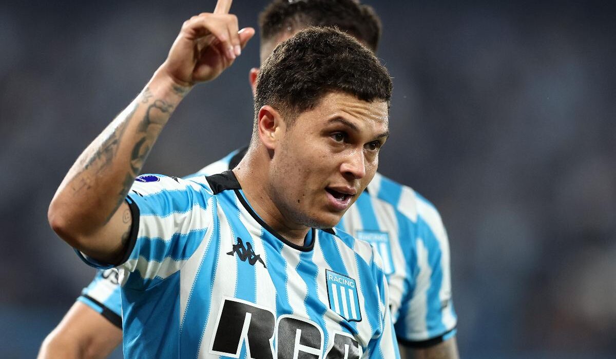 Juan Quintero, meio-campista do Racing - (foto: ALEJANDRO PAGNI/AFP)