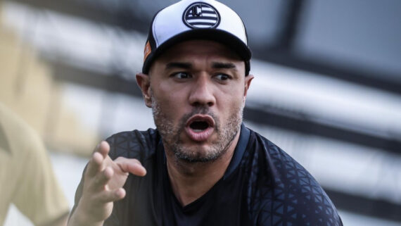 Roger Silva, técnico do Athletic (foto: Divulgação / Athletic)