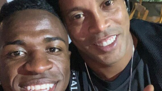 Vinicius Junior e Ronaldinho Gaúcho (foto: Reprodução/Instagram)