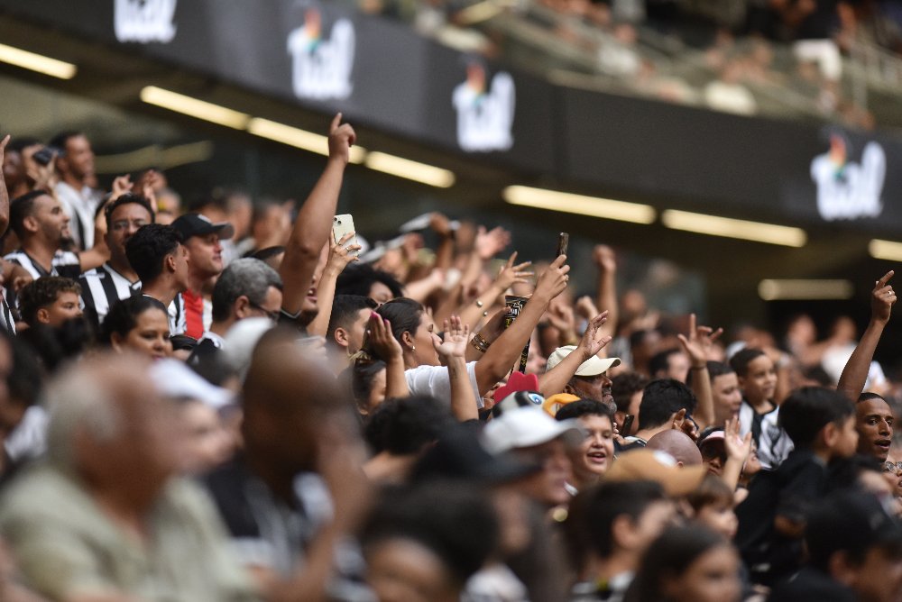 Torcedores do Atlético durante duelo contra o Vitória na Arena MRV (foto: Ramon Lisboa/EM/D.A Press)
