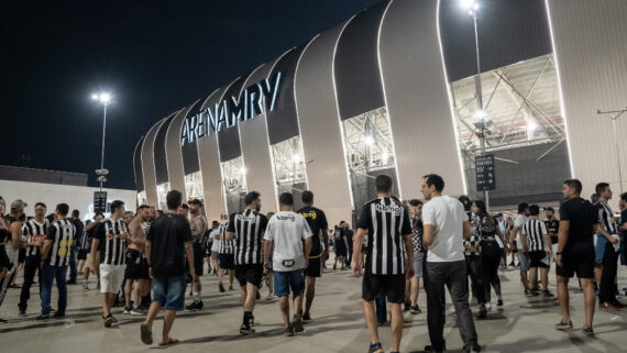 Torcedores do Atlético poderão acompanhar o jogo contra o Flamengo na esplanada da Arena MRV (foto: Daniela Veiga/Atlético)