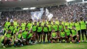 Jogadores do Vasco posam com torcida ao fundo após treino aberto na véspera de decisão contra Atlético (foto: Matheus Lima/Vasco)