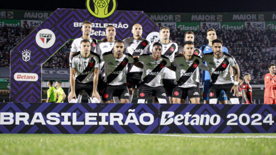 Jogadores do Vasco antes do jogo contra o São Paulo (foto: Matheus Lima/Vasco)