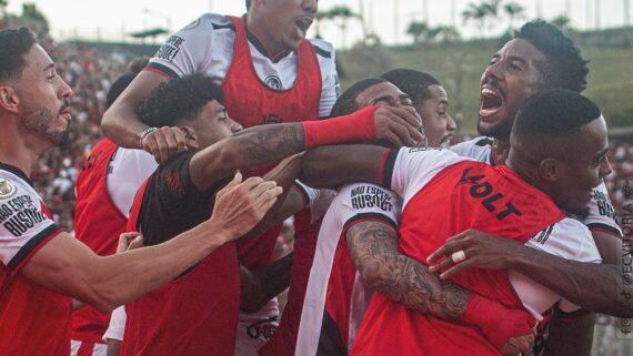 Vitória triunfou em confronto direto com o Fluminense no Brasileiro (foto:  Victor Ferreira/ECVitória)