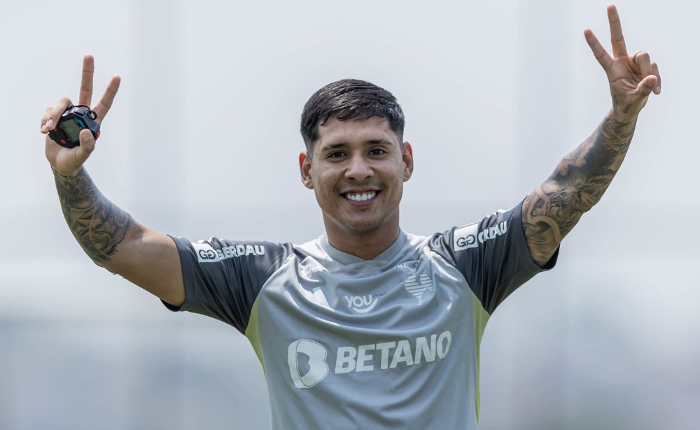 Zaracho, meio-campista do Atlético, durante treinamento na Cidade do Galo (7/10) (foto: Pedro Souza/Atlético)
