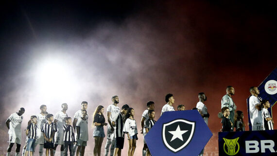 Botafogo lidera o Campeonato Brasileiro (foto: Vítor Silva/Botafogo)