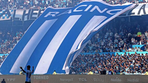 Torcida do Racing (foto: ALEJANDRO PAGNI / AFP)