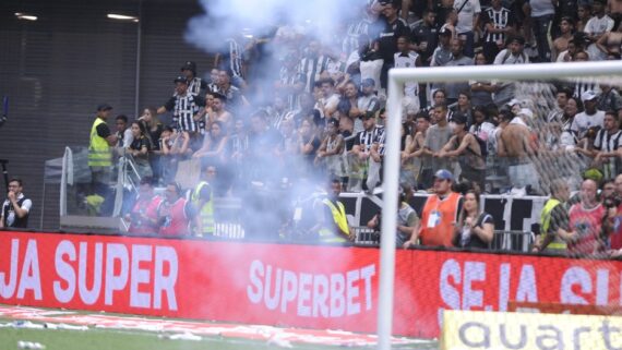 Bombas Arena MRV (foto: Alexandre Guzanshe/EM/D.A Press)