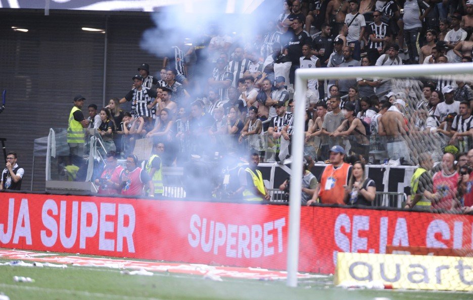 Bombas Arena MRV (foto: Alexandre Guzanshe/EM/D.A Press)