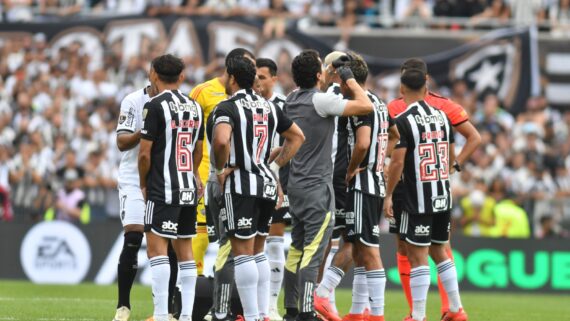 Ator da Globo critica árbitro por expulsão de Gregore (foto: Alexandre Guzanshe/EM/D.A Press)