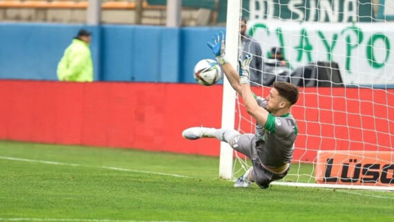 Atualmente no Racing Facundo Cambeses pelo Banfield (foto: Reprodução Instagram de Facundo Cambeses)