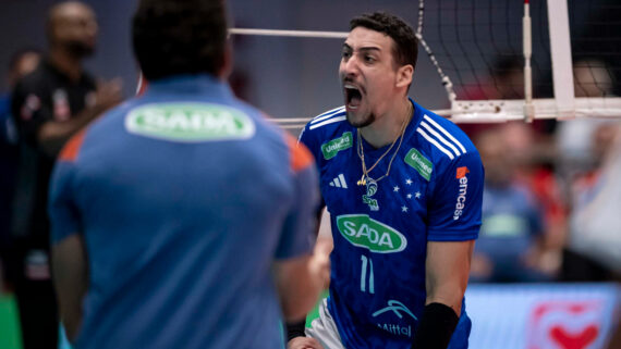 Rodriguinho contra o Bauru pela Superliga Masculina de Vôlei (foto: Divulgação Cruzeiro no Twitter)