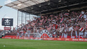 Torcida do St. Pauli em jogo da Bundesliga (foto: Reprodução Instagram )