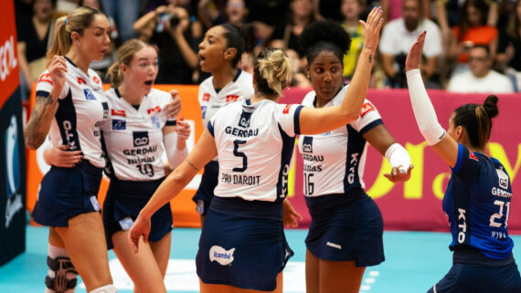 Minas x Barueri pela Superliga Feminina de Vôlei (foto: Fernanda Georges)