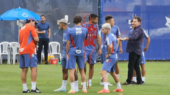 Treino do Cruzeiro na Toca da Raposa 2 (foto: João Victor Pena/No Ataque)