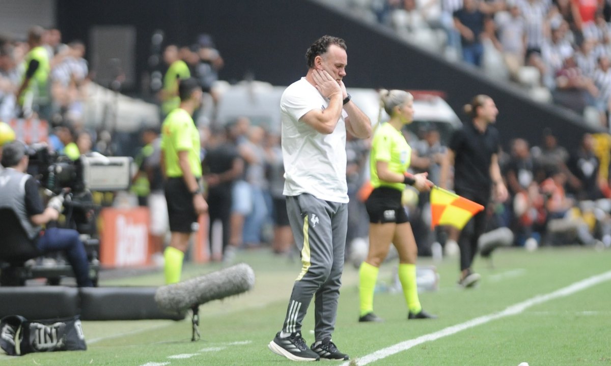 Milito, técnico do Atlético, na final da Copa do Brasil (foto: Alexandre Guzanshe/EM/D.A Press)