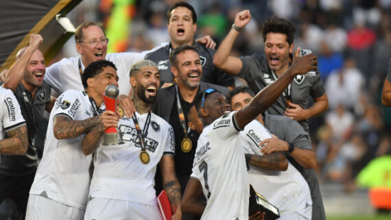 Luiz Henrique na final da Libertadores (foto: Alexandre Guzanshe/EM/D.A Press)