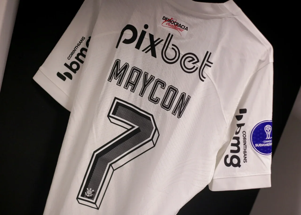 camisa do Corinthians com a marca da antiga patrocinadora (foto: Rodrigo Coca / Agência Corinthians)