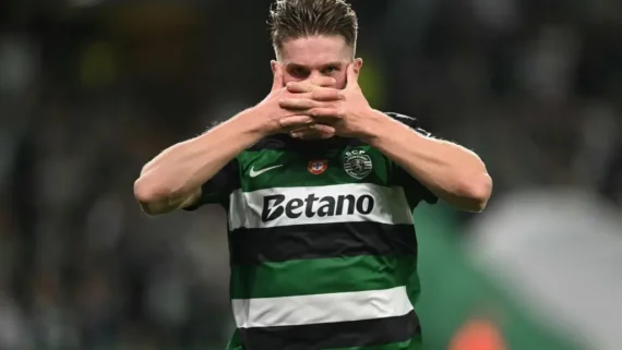 Gyökeres marcou três gols pelo Sporting contra o City (foto: PATRICIA DE MELO MOREIRA/AFP)