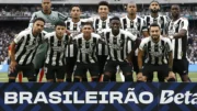 Botafogo lidera o Campeonato Brasileiro (foto: Vítor Silva/Botafogo)