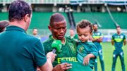 Juninho é homenageado em jogo de despedida do América (foto: Mourão Panda/América)