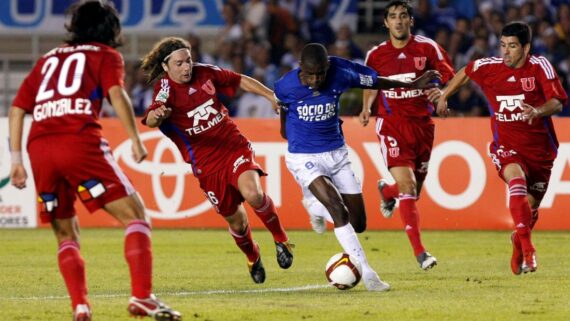 Ramires foi um dos principais jogadores do Cruzeiro na campanha da Copa Libertadores de 2009 (foto: REUTERS/Washington Alves)