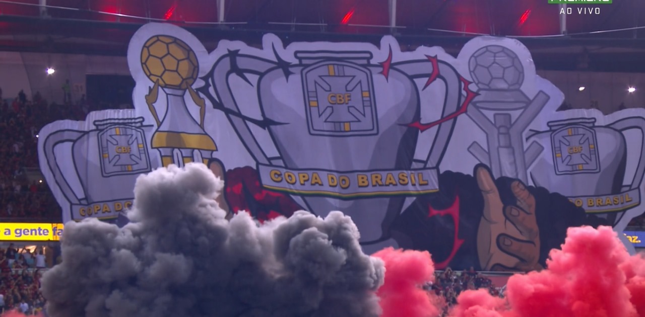 Taça da Copa do Brasil em mosaico 3D da torcida do Flamengo - (foto: Reprodução/Premiere)