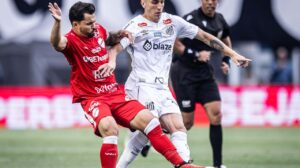 VILA NOVA - Poderia ter chegado mais à meta adversário e incomodado com mais frequência o goleiro Gabriel Brazão. Em determinados momentos, o time foi envolvido pelo Peixe e ficou sem saída. Foto: Raul Baretta/ Santos FC. - Crédito: 