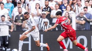 O Santos encarou o CRB neste domingo (17/11), na Vila Viva Sorte, pela 37ª rodada da Série B, do Campeonato Brasileiro. Veja como o J10 avaliou os jogadores do Peixe. - Foto: Raul Baretta / Santos FC - Crédito: 