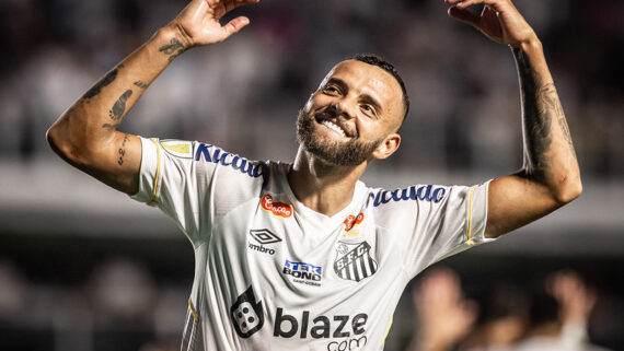 Guilherme comemora gol do Santos (foto: Raul Baretta/ Santos FC)