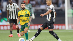 O Botafogo empatou sem gols com o Cuiabá na tarde deste sábado (9), no Estádio Nilton Santos, pela 33ª rodada do Campeonato Brasileiro. Veja como o Jogada10 avaliou o desempenho dos alvinegros. Foto: Vitor Silva/Botafogo - Crédito: 