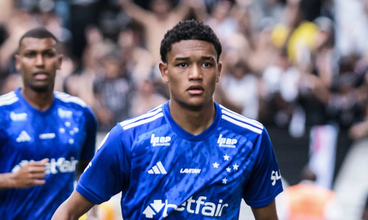 Kaique Kenji em jogo pelo Cruzeiro (foto: Gustavo Aleixo/Cruzeiro)